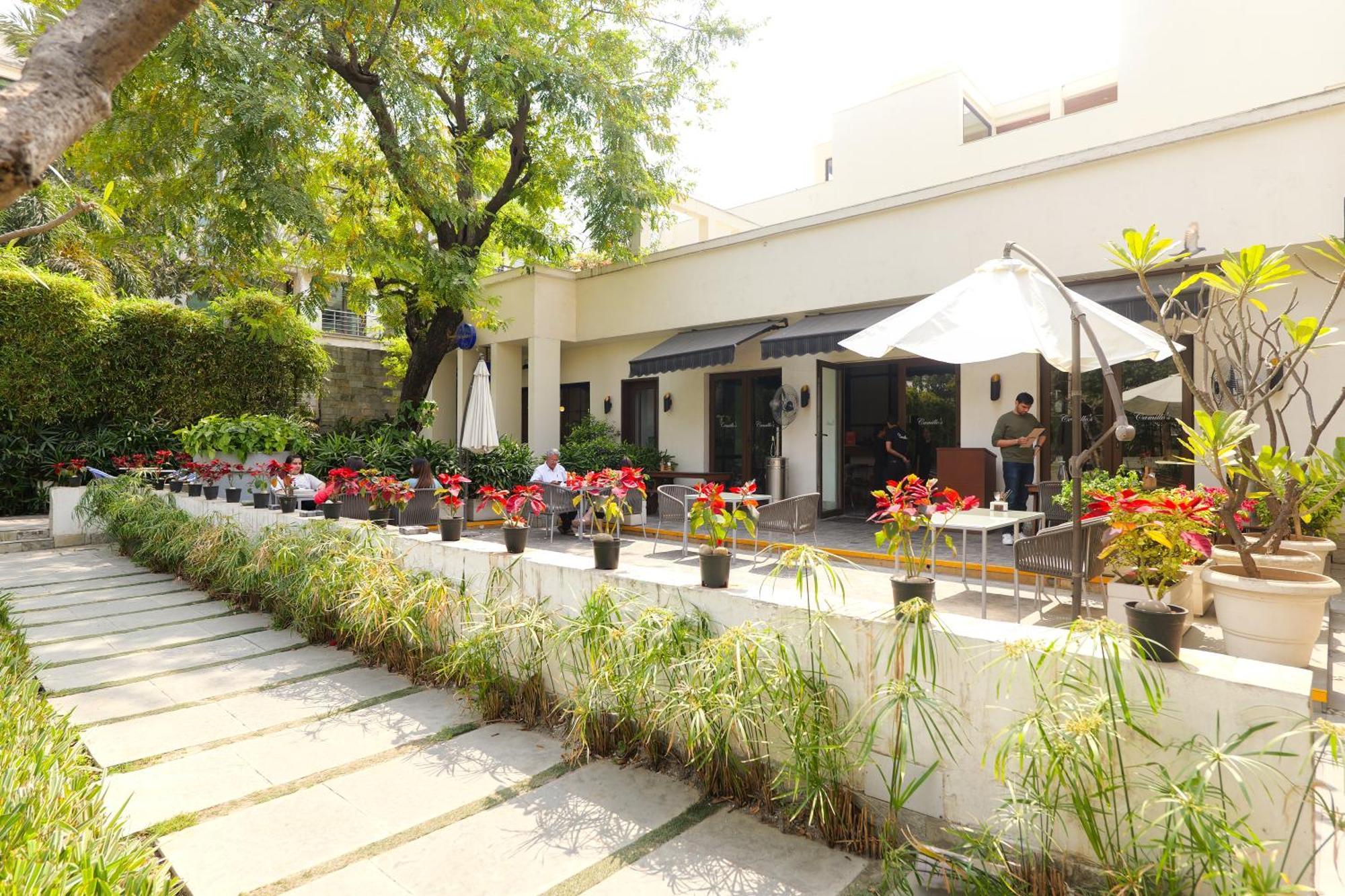 Hotel The Manor - Neu-Delhi Exterior foto